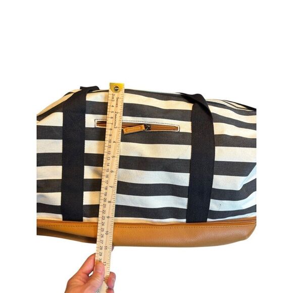 Striped DSW Canvas & Faux Leather Weekend Duffle Bag With Zipper Pocket - Picture 7 of 12